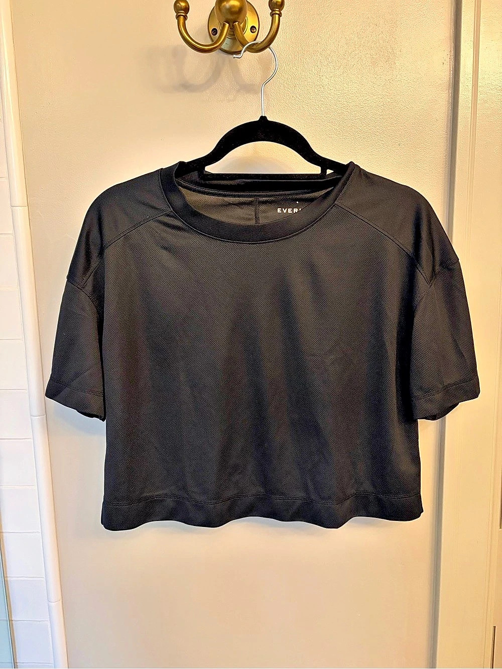 EVER Short Sleeve Athletic Top in Black Like New